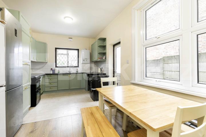 Refurbished 5 bedroom property with stunning rear garden Falkland Road, Harringay